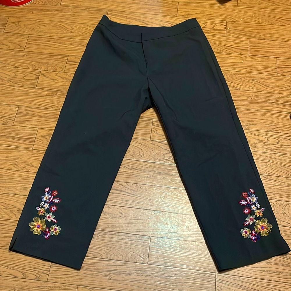 Vintage size 8 black pants w/floral embroidery, Briggs New York